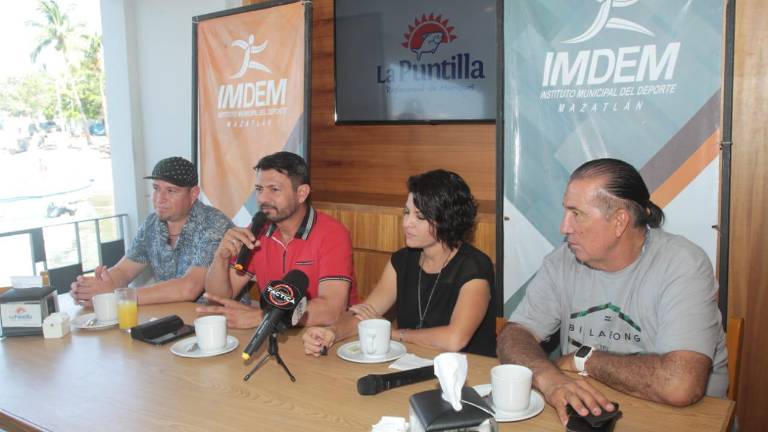 Rodolfo Anguiano enalteció la figura de Salvador González.
