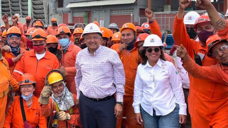 Andrés Manuel López Obrador y Rocío Nahle García.