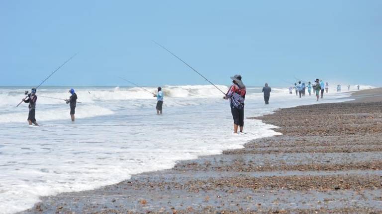 La playa de Ceuta fue el escenario del “Primer Torneo de Pesca de Orilla Boca de Ceuta”.