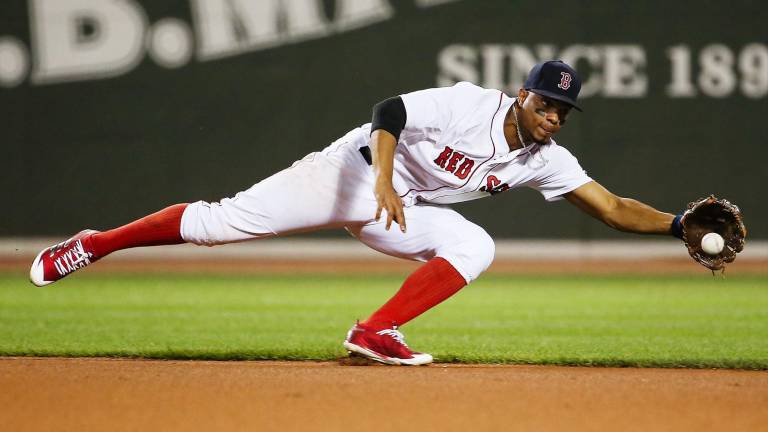 Xander Bogaerts ya está sobre la marca de los mil 400 imparables en Grandes Ligas.