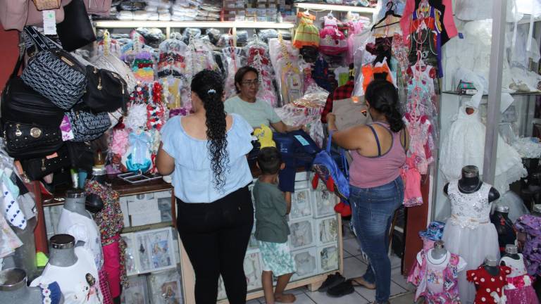 Los comerciantes dicen que el año pasado se registraba más actividad por estas fechas.