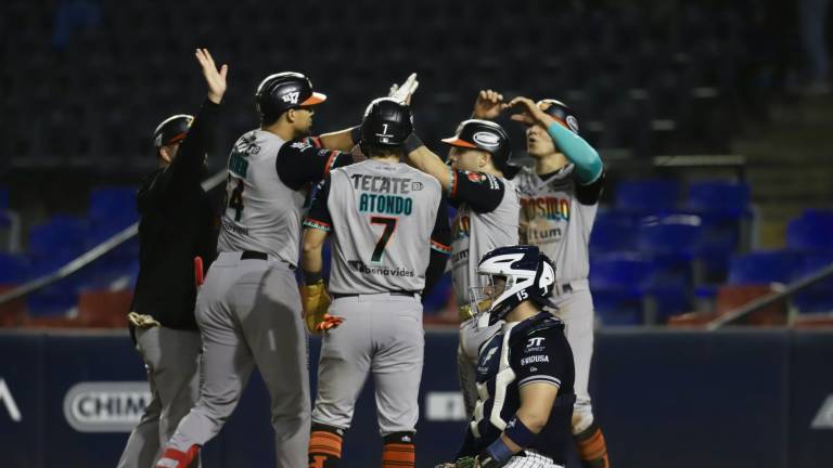 Naranjeros empareja la serie.