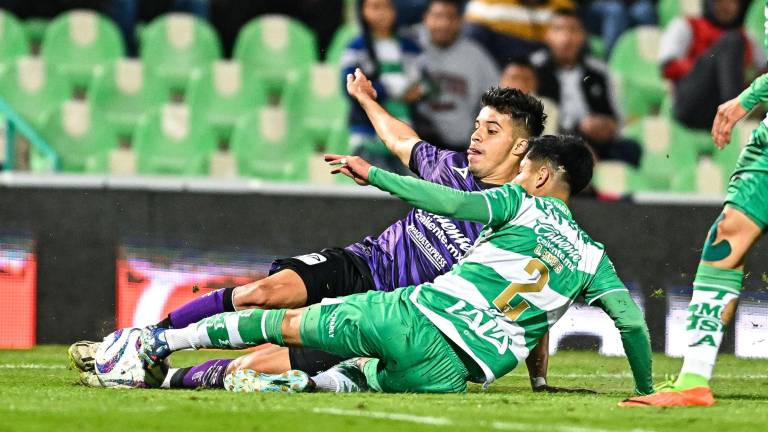 Ismael Rescalvo felicitó a los suyos por el partido.