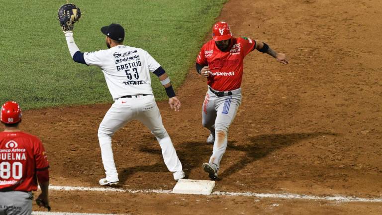 Algodoneros de Guasave pega primero ante Venados de Mazatlán.