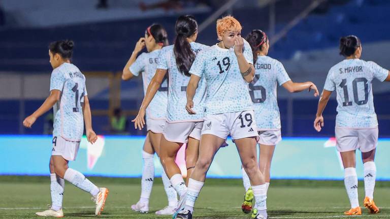 México saca contundente triunfo en la semifinal.