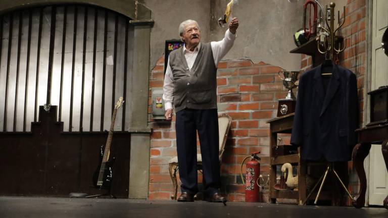 Ignacio López Tarso en una de sus presentaciones en teatro en Mazatlán.