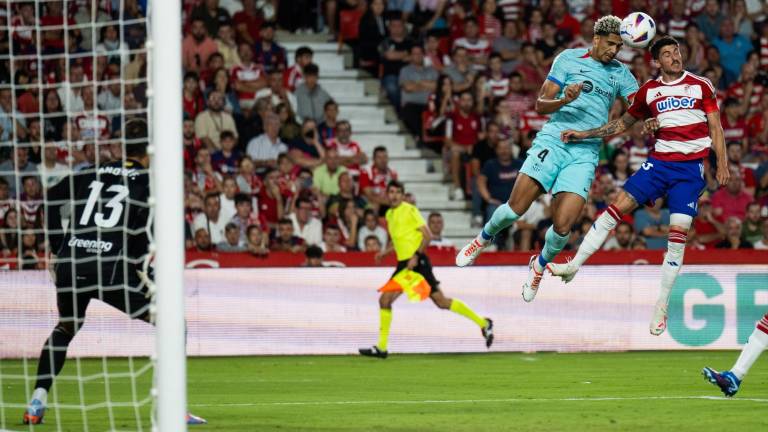 Barcelona no pudo con el Granada, con quien empató a dos goles.
