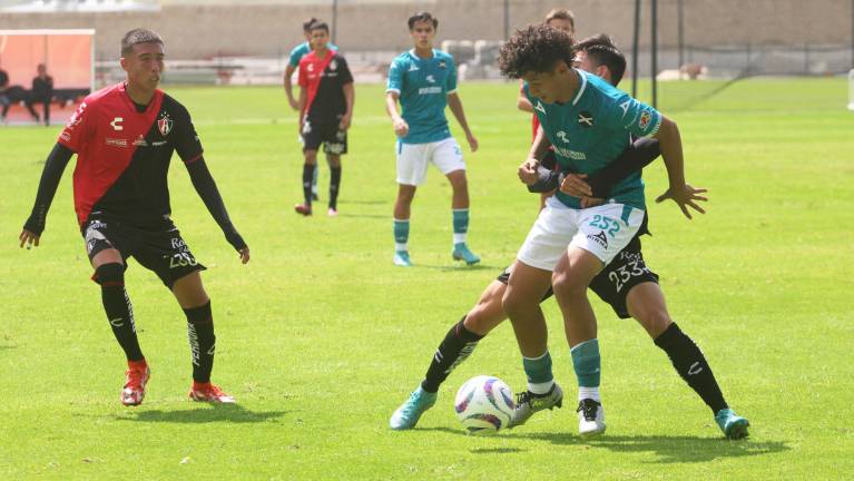 Los Cañoneros Sub 18 ganan por 2-0.