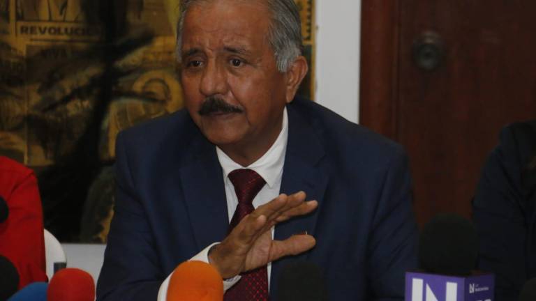 Jesús Estrada Ferreiro, candidato al Senado por el PT, señala que ha sido objeto de una campaña de hostigamiento.