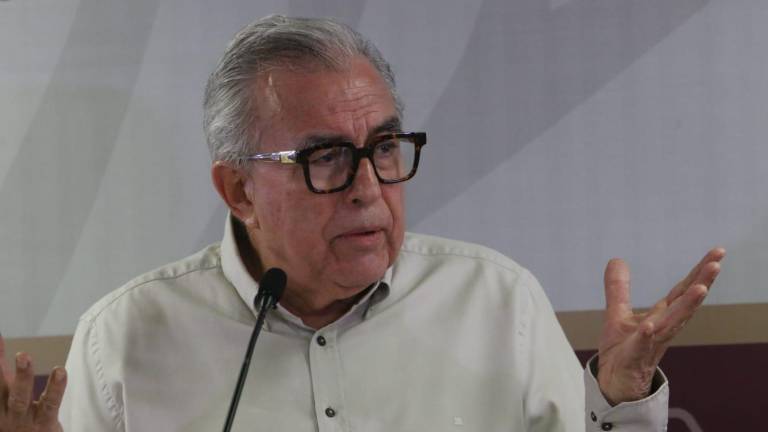 El Gobernador hizo público el despido de sus hijos en la conferencia de prensa La Semanera.