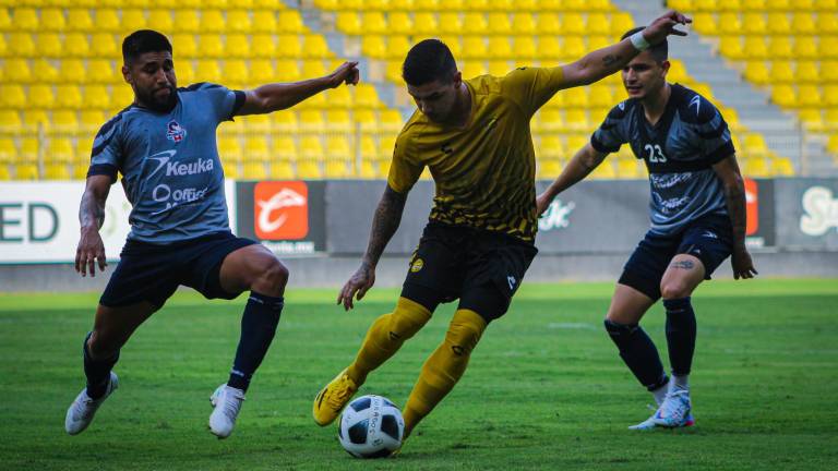 Dorados de Sinaloa doblegó a Cimarrones de Sonora, en duelo de preparación.