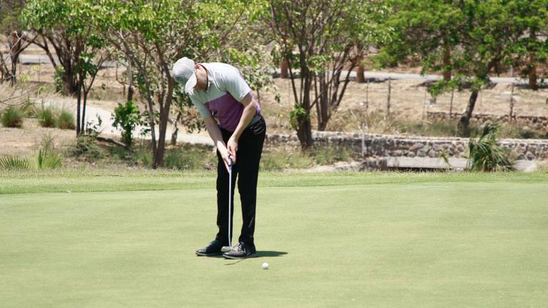 Alrededor de un centenar de competidores se dieron cita en el Torneo de Golf Tecnika 39.