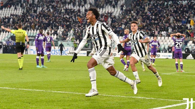 Juan Guillermo Cuadrado celebra su gol.