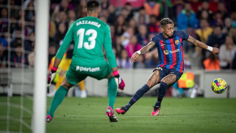 Raphinha no pudo encontrar el gol para el Barcelona.
