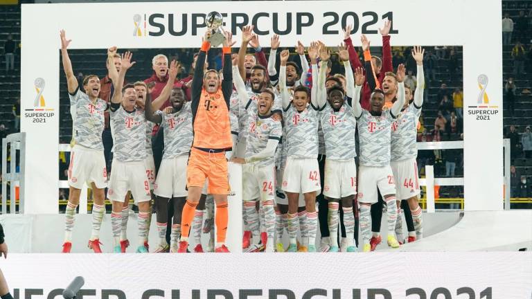 El Bayern Munich levanta la Supercopa.