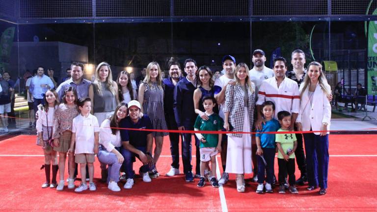 Los socios se mostraron felices por la inauguración de su club.