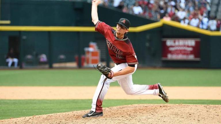 Tyler Clippard estará fuera de actividad por alrededor de seis semanas.