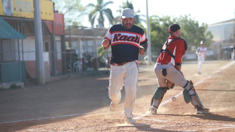 Se disputó la tercera jornada de la Liga de Beisbol Meseros al Bat.