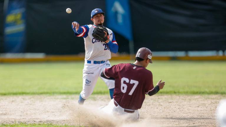 El juego quedó igualado tras siete entradas y media.