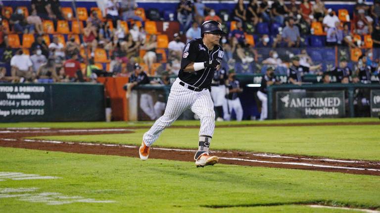 Sebastián Lizárraga ha tenido buenos números con los Tigres de Quintana Roo en la postemporada del verano.