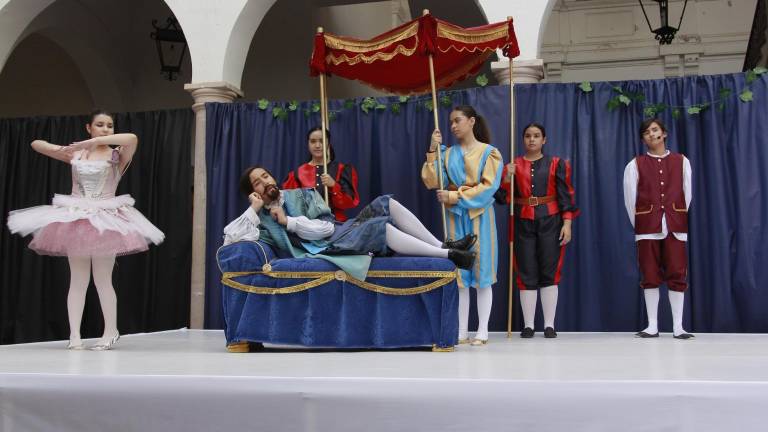 Los alumnos del taller de teatro presentaron la obra ‘Noche de reyes’.