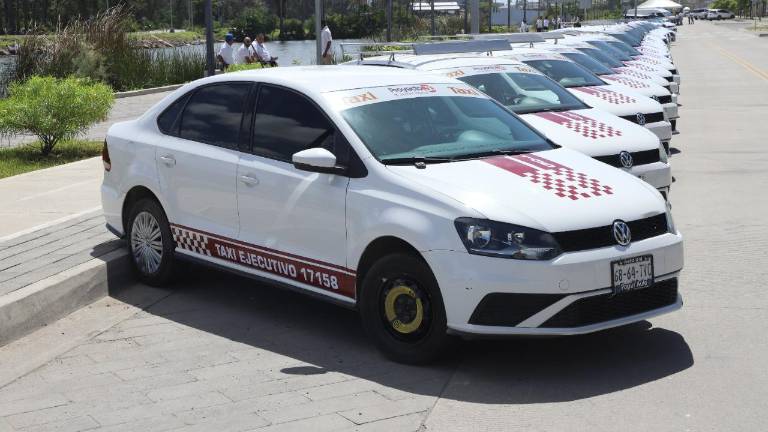 Servicio de taxi ejecutivo que podrá contratarse a través de una plataforma digital.