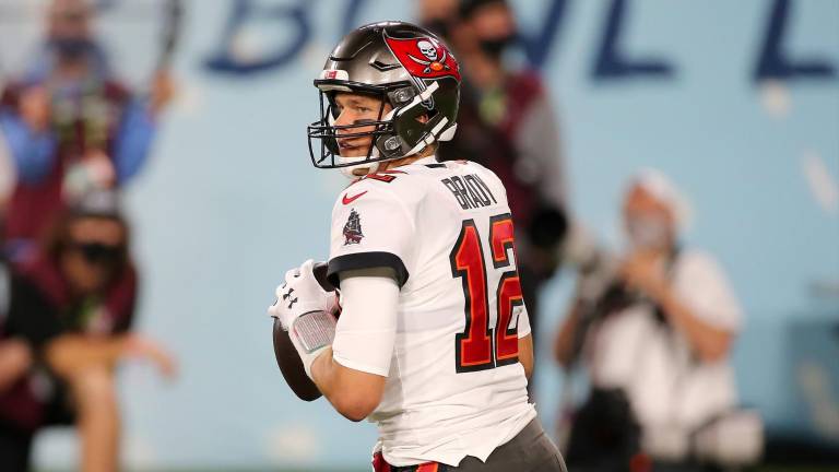 Tom Brady extiende contrato con los Buccaneers por un año más
