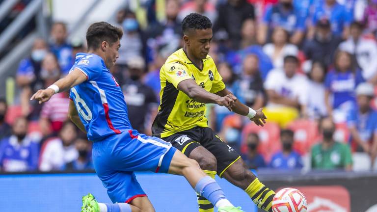 Mazatlán FC tuvo un negro domingo en el Estadio Azteca.