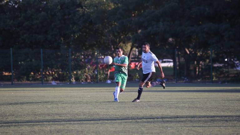 Se jugó la fecha 8 de la fase de Copa de la Liga de Futbol Superveteranos Municipal.
