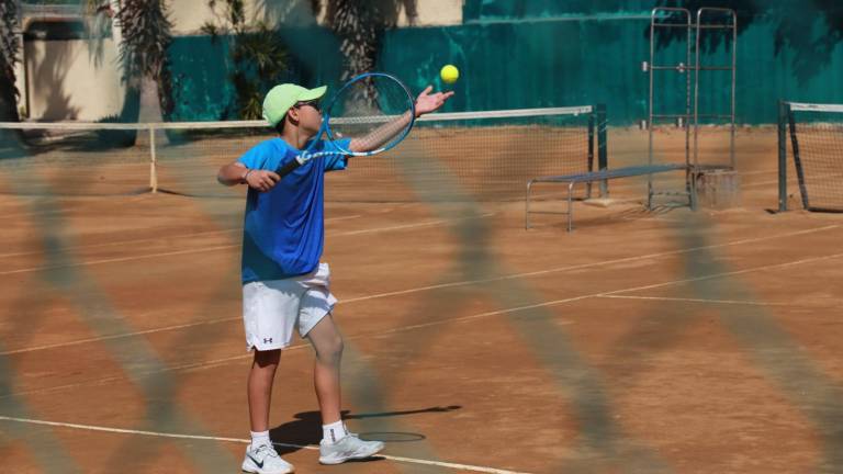 Cristóbal Tostado Jr. y su padre avanzan a la final.
