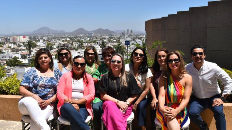 Las mamás de Datemex disfrutan de una agradable convivencia.