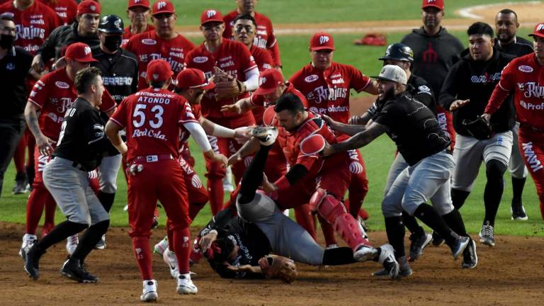 Los ánimos se caldearon entre Diablos y Guerreros.