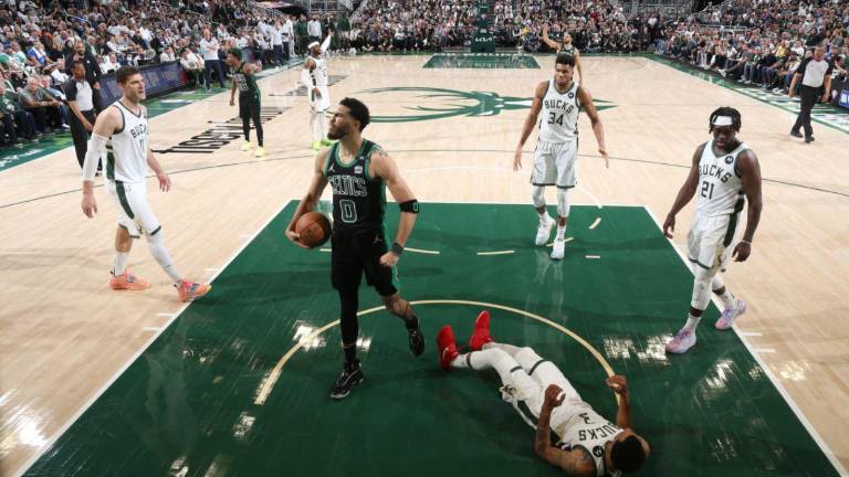 Los Celtics demostraron su potencial al vencer a los Bucks en Milwaukee.