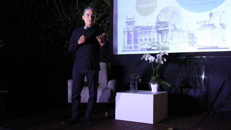Felipe Leal comparte la conferencia Habitar la memoria.