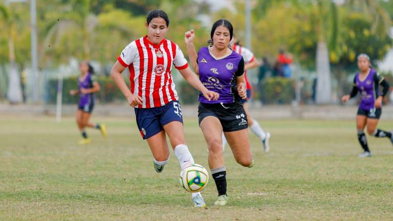 Chivas impuso condiciones ante las Cañoneritas en la Unidad Deportiva Benito Juárez.