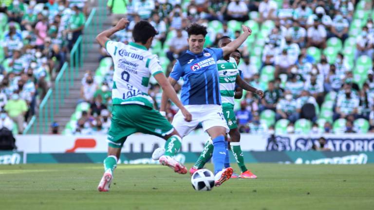 Cruz Azul logró salir con un punto en su visita al Santos Laguna.