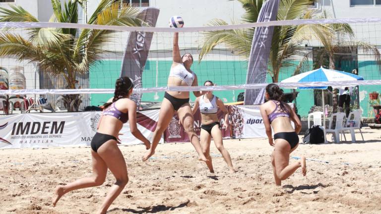La actividad se realiza en las canchas de Barra al Mar.