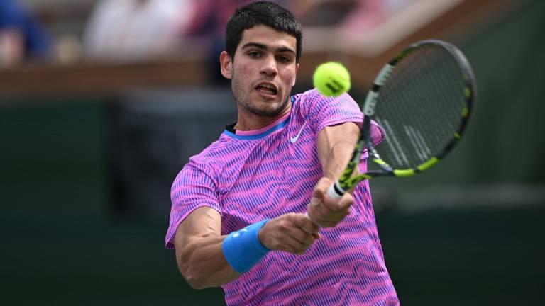 Carlos Alcaraz necesitó de dos sets para imponerse y avanzar a los cuartos de final de Indian Wells.