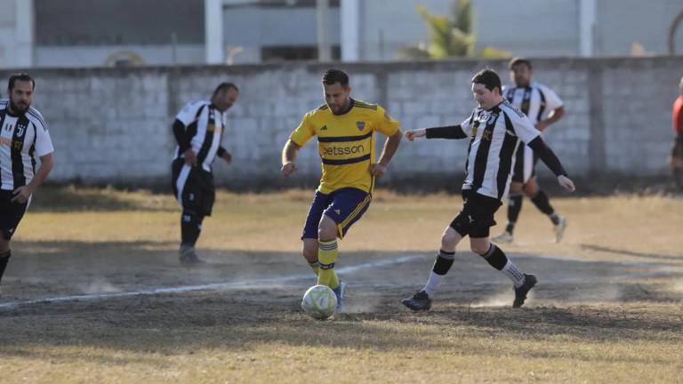 Buenos encuentros se celebran en el futbol Intermédicos.