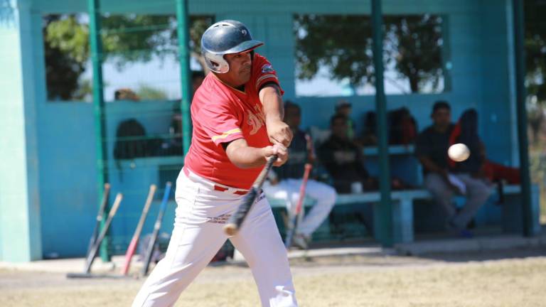 Emocionantes acciones hay en el beisbol del Chololos.