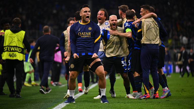 Lautaro Martínez y compañía celebran uno de los goles del Inter con el que avanzaron a la final de la Champions League.