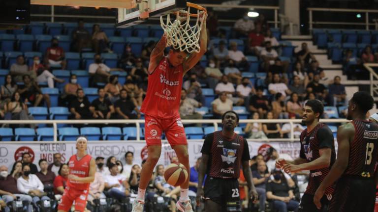 Venados Basketball sigue vivo tras ganar por un punto.