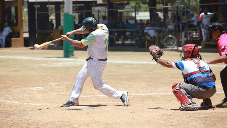 Halcones-Turismo bateó a la hora oportuna para imponerse en el segundo juego.