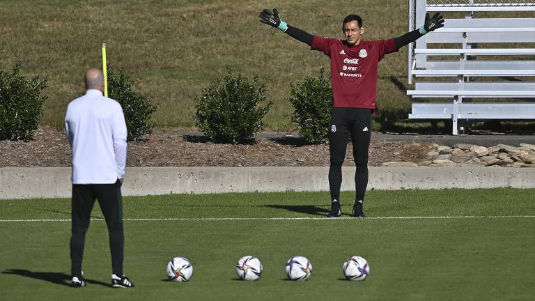 El portero mazatleco Rodolfo Cota es uno de los convocados.