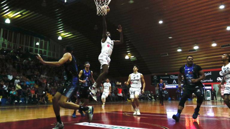 Caballeros divide resultados con Astros.
