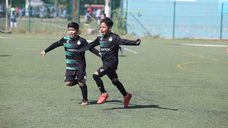 Academia Santos Mazatlán gana contundentemente.