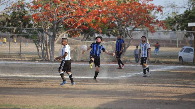 Buenos encuentros son los que se observan en el futbol intermédicos.