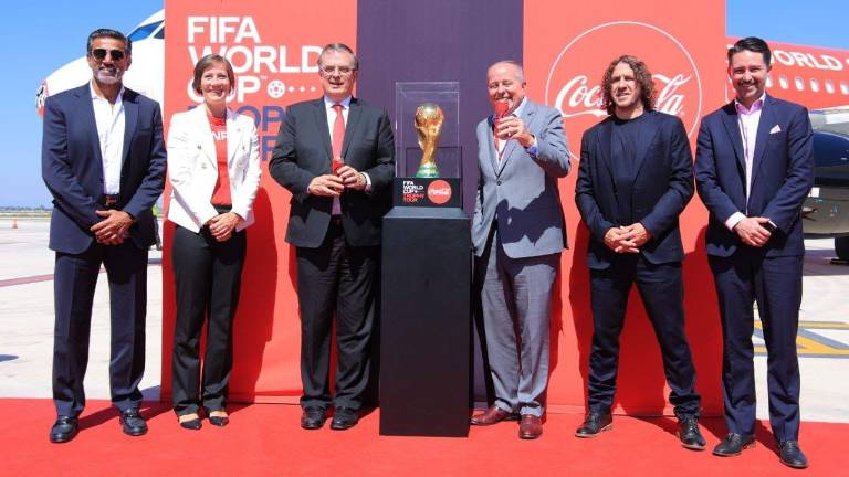 El trofeo de la Copa del Mundo llega a suelo mexicano.