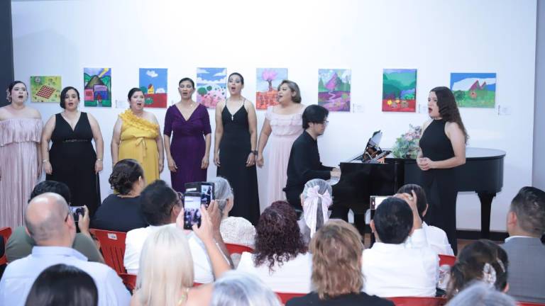 El maestro Sergio Castellanos acompañará al piano a los artistas que estará en en el concierto Romance en el puerto.