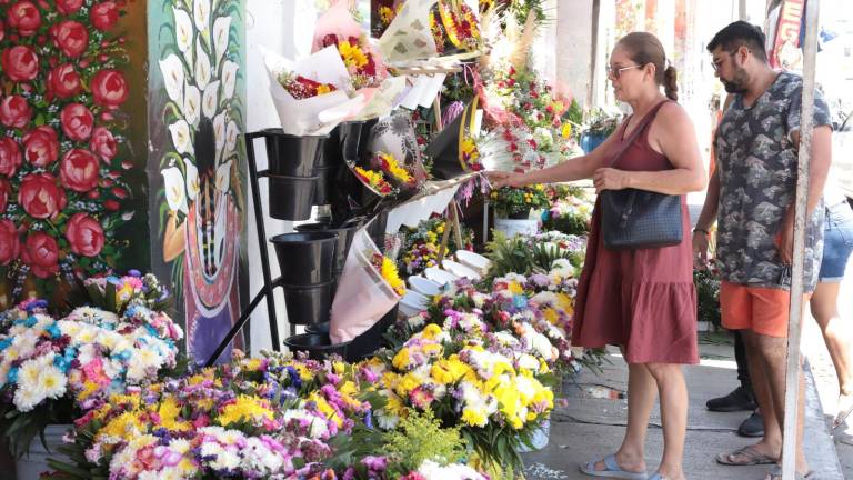 Los arreglos florales siguen siendo el producto más solicitado, manifiestan floristas.